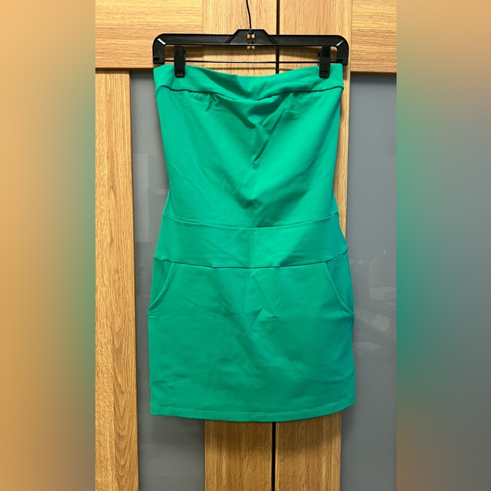 Susana Monaco kelly green strapless mini dress